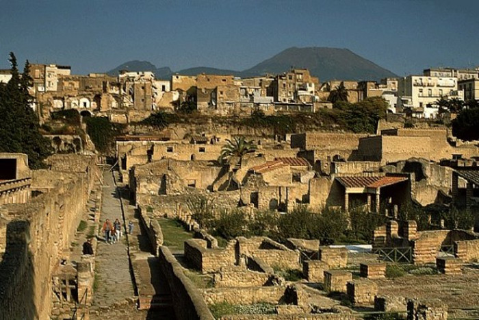 media/plg_solidres_experience/images/22ac3c5a5bf0b520d281c122d1490650/PompeiiHerculaneum/scavi-ercolano635-600x403.jpg