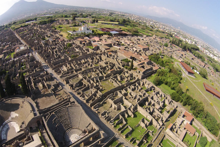 media/plg_solidres_experience/images/22ac3c5a5bf0b520d281c122d1490650/PompeiiHerculaneum/slide001.jpg